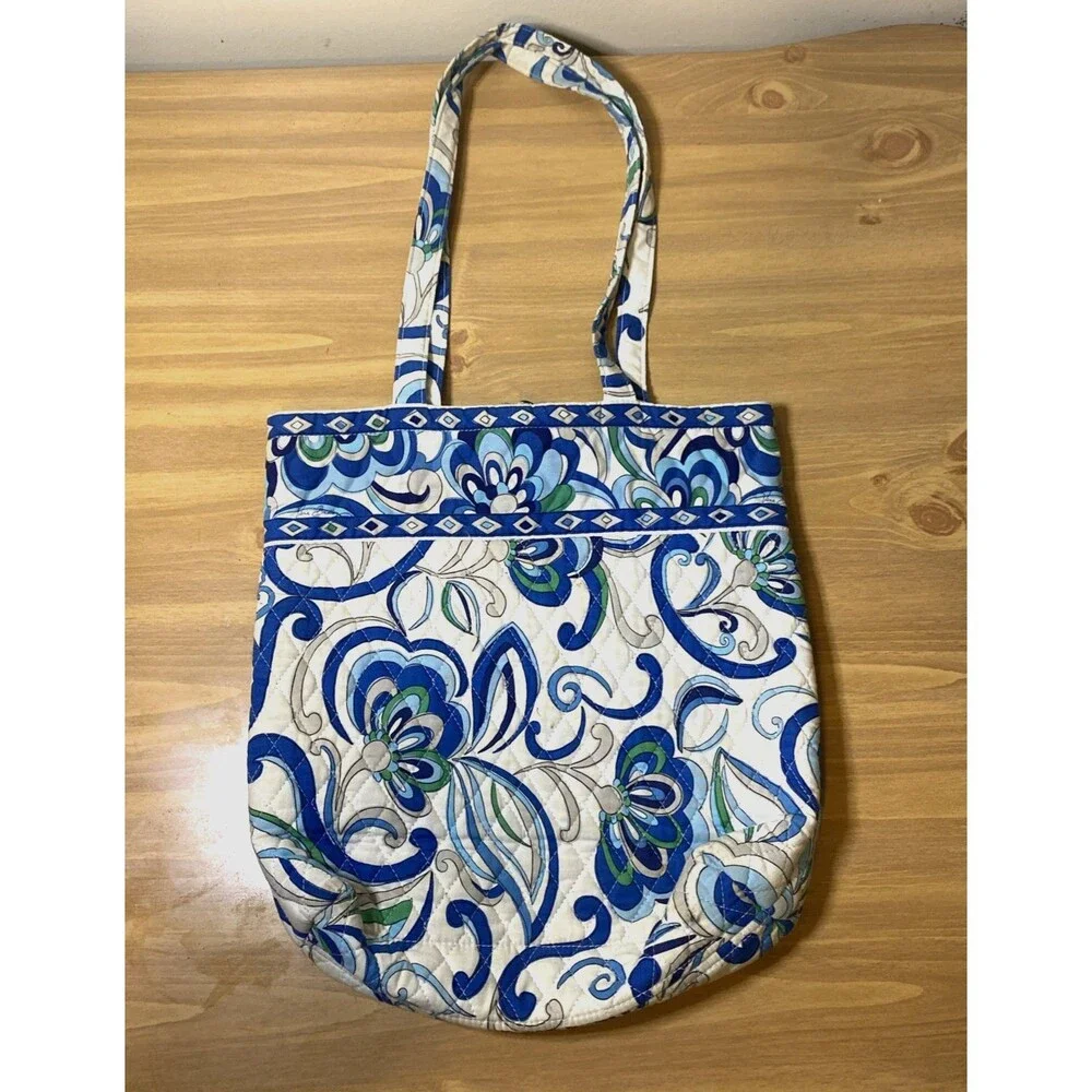 VERA BRADLEY RETIRED MEDITERRANEAN WHITE QUILTED TOTE PURSE HANDBAG HARD TO FIND